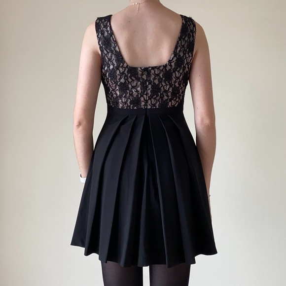 Forever 21 Black Bow Pleated Lace A Line Mini Dress Small - Picture 5 of 8